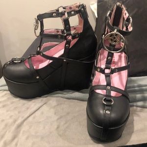 Size 7 Demonia dark magic vegan wedges never worn!